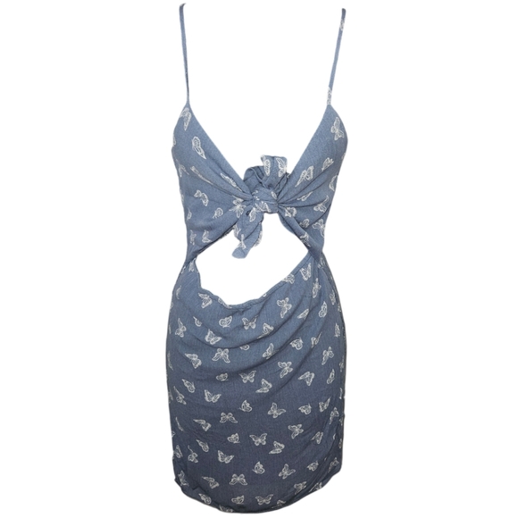 Windsor Dresses & Skirts - NWT Windsor Lovestruck Butterfly Print Smocked Mini Dress